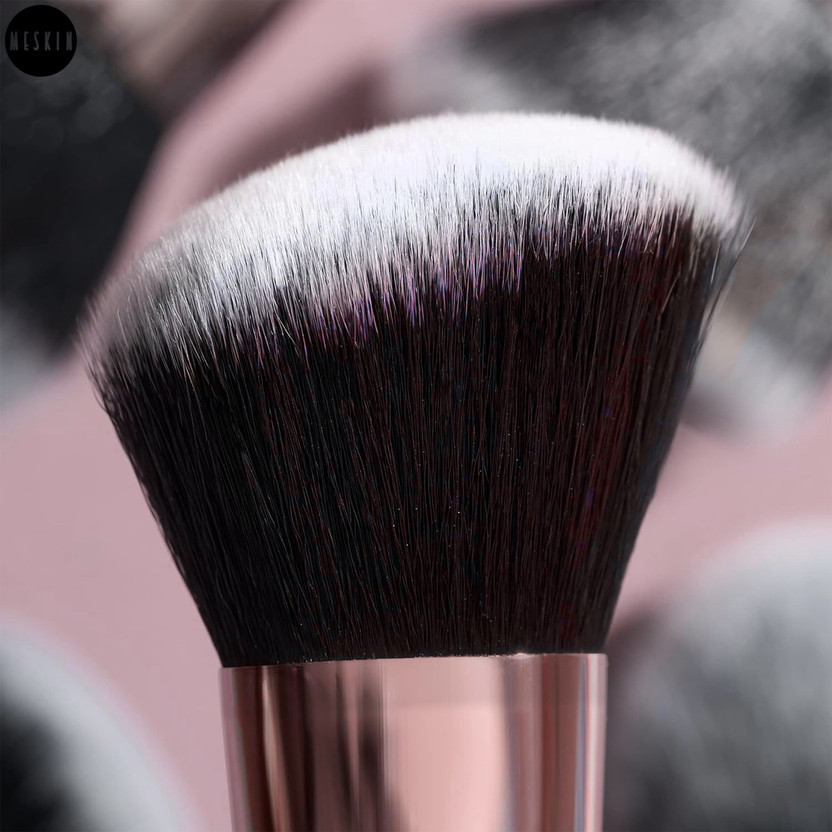 Meskin Angled Contour Brush - Professional Makeup Tool for Precise Contourig(Pack of 1)