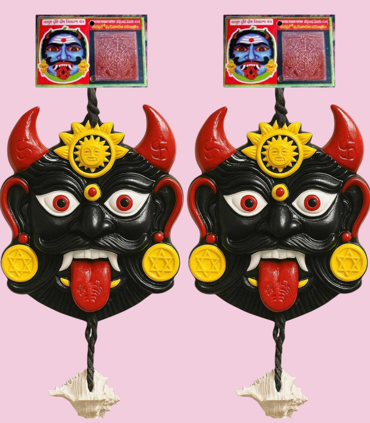 Larovena Larovena Drishti Bommai Nazar Battu Hanging with Shankh Door Protection Decorative Showpiece  -  31 cm(Fiber, Multicolor) - Flipkart Deal
