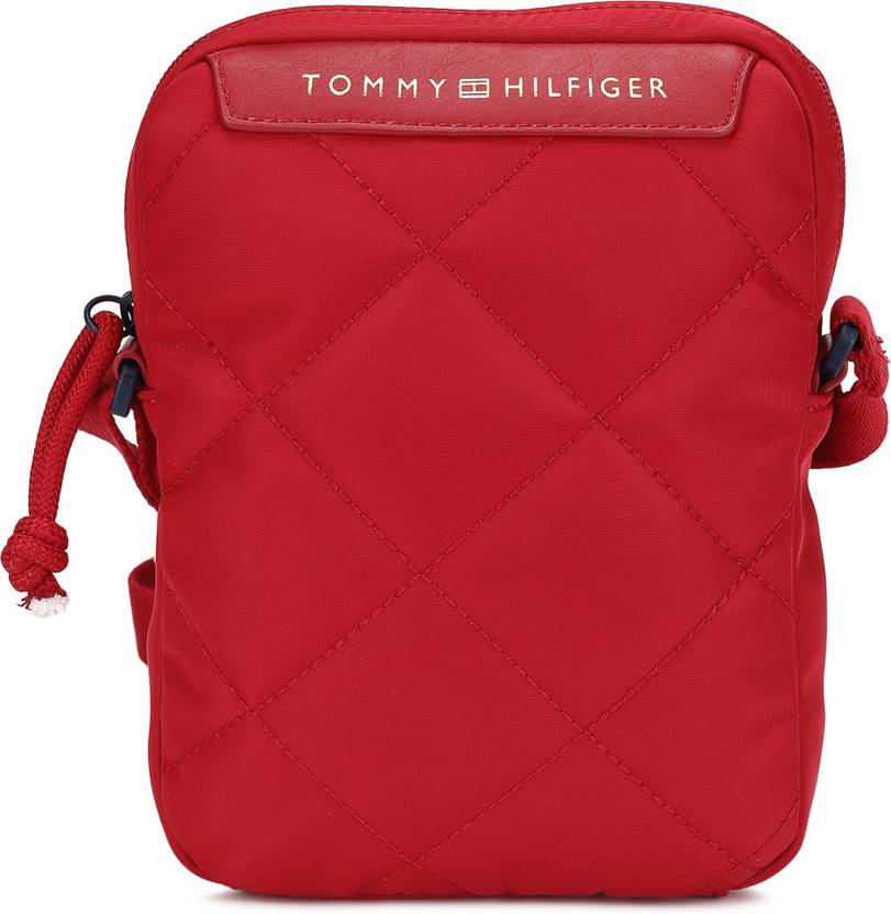 TOMMY HILFIGER Red Sling Bag DAISY IITOMMY REDMINI REPORTERQUILTED