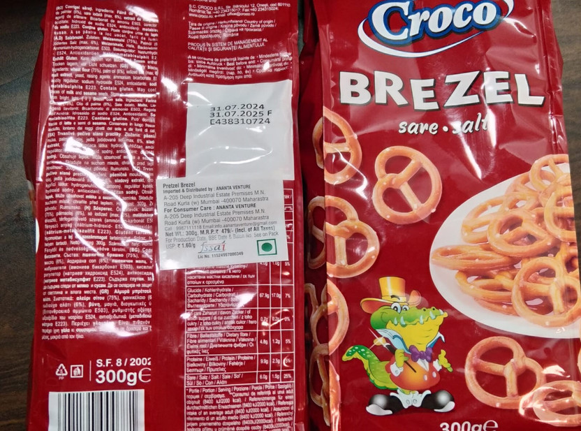 CROCO Snacks Brezel Sare Salt , Namkeen Pretzels Snacks imported Baked crackers(300 g)