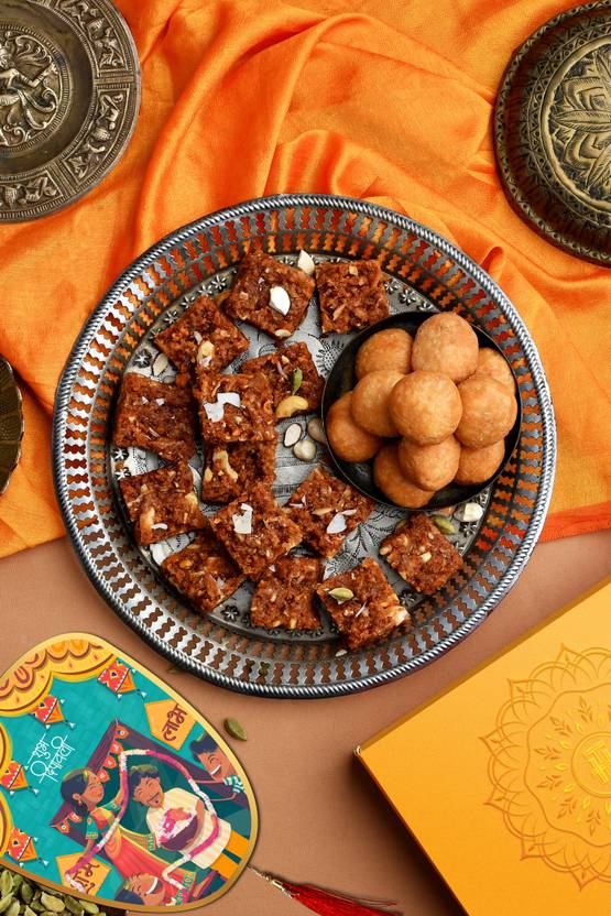 HyperFoods Diwali gifts for family Dodha Barfi Kachori Diwali gift pack