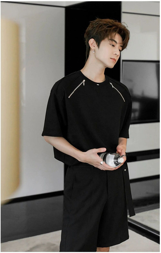 Leriya Fashion Solid Men Round Neck Black T-Shirt