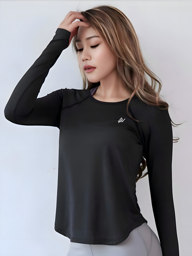 NEXSUS APPARELS Solid Women Round Neck Black T-Shirt