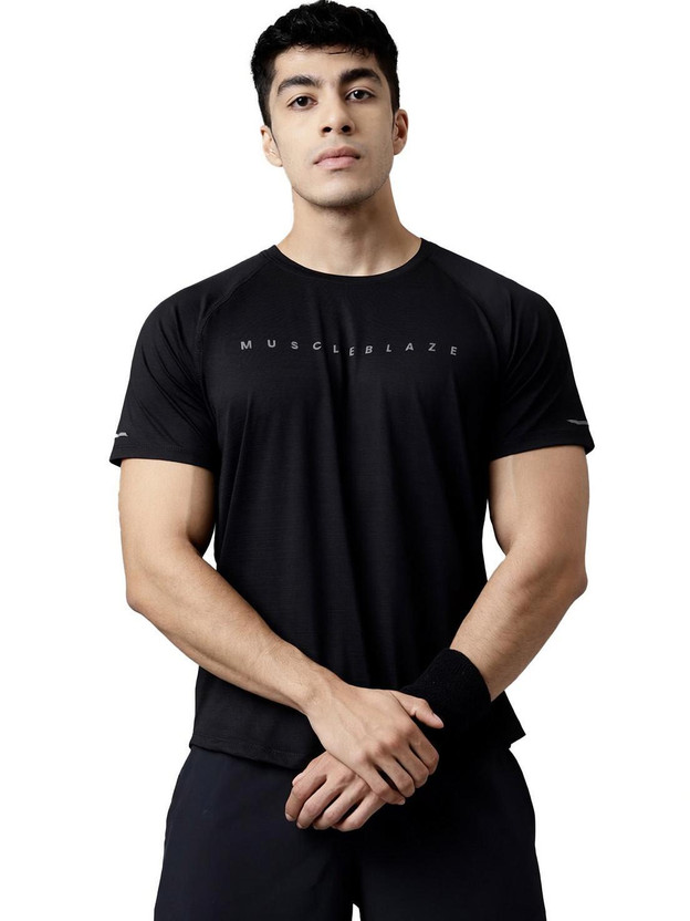 MUSCLEBLAZE Solid Men Round Neck Black T-Shirt