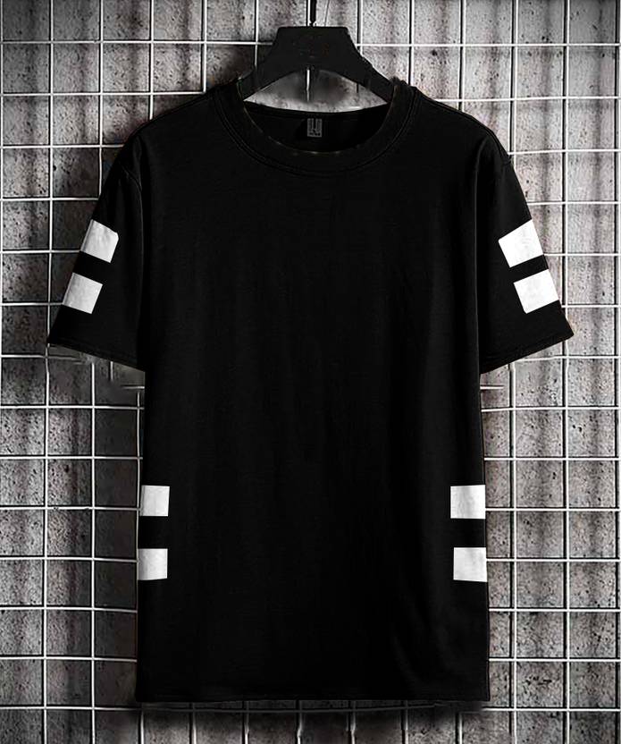 HELMONT Men Solid Round Neck Black T Shirt at Best Price