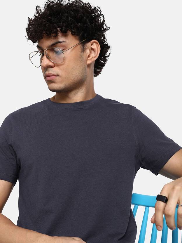 roadster men solid round neck pure cotton dark blue t-shirt