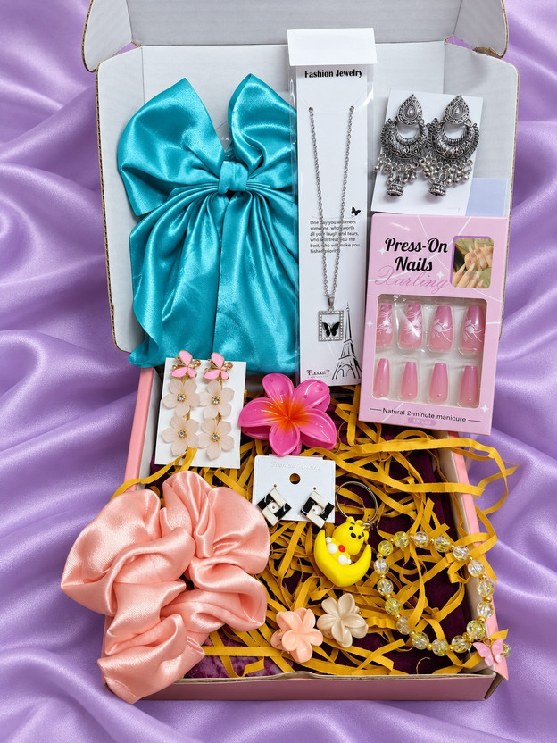Alucia Bracelet, Jewellery, Keychain, Gift Box Gift Set