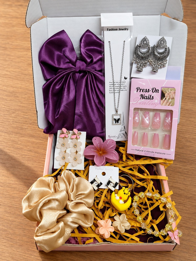 Alucia Bracelet, Jewellery, Keychain, Gift Box Gift Set