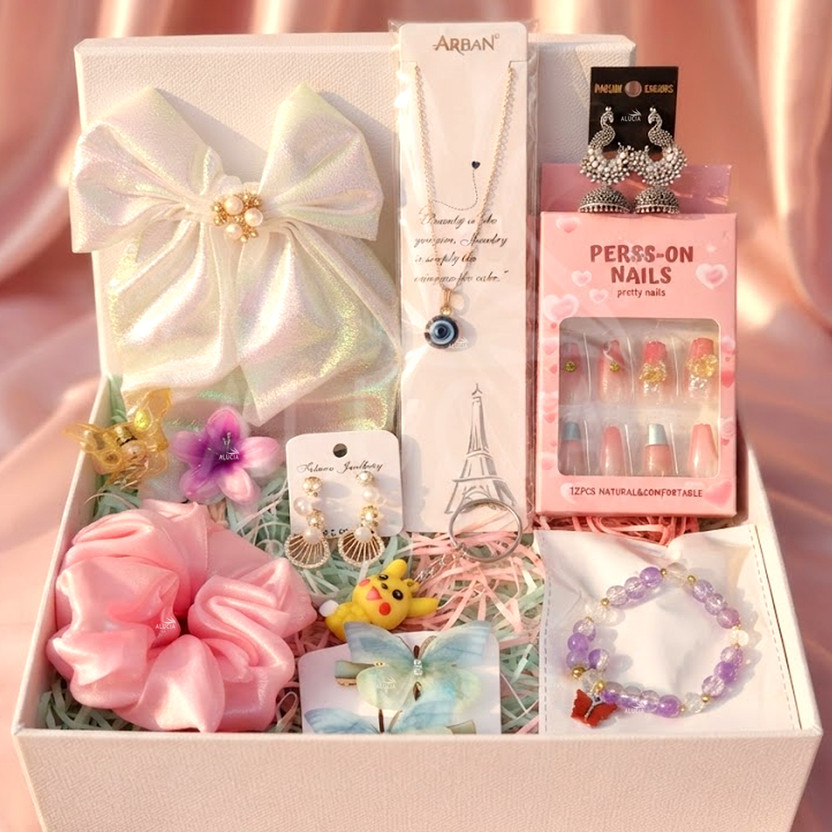Alucia Alucia Bracelet, Jewellery, Keychain, Gift Box Gift Set - Flipkart Deal