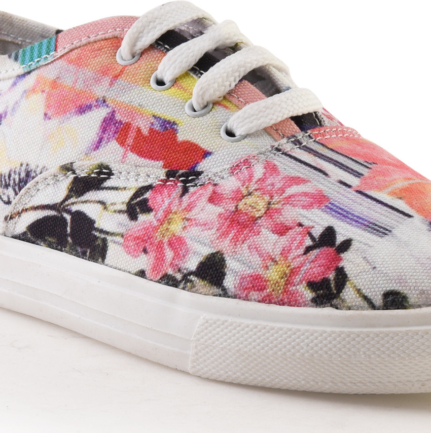 Sss sneakers on sale 3 for 999