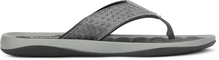 Kenneth cole best sale mens flip flops