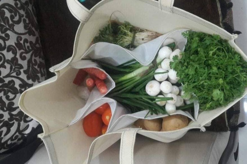 A reusable grocery bag with 6 compartments because if there's one thing we  desperately need to live behind in 2020, it's plastic bags - ₹269 | Wire  bins, Messy desk, Vacuum storage bags