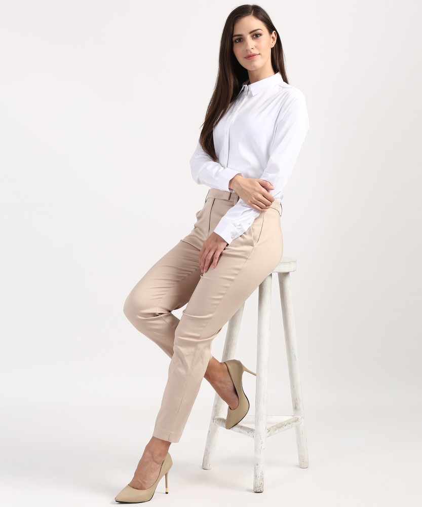 12 NonBoring Beige Pants Outfits To Try Out