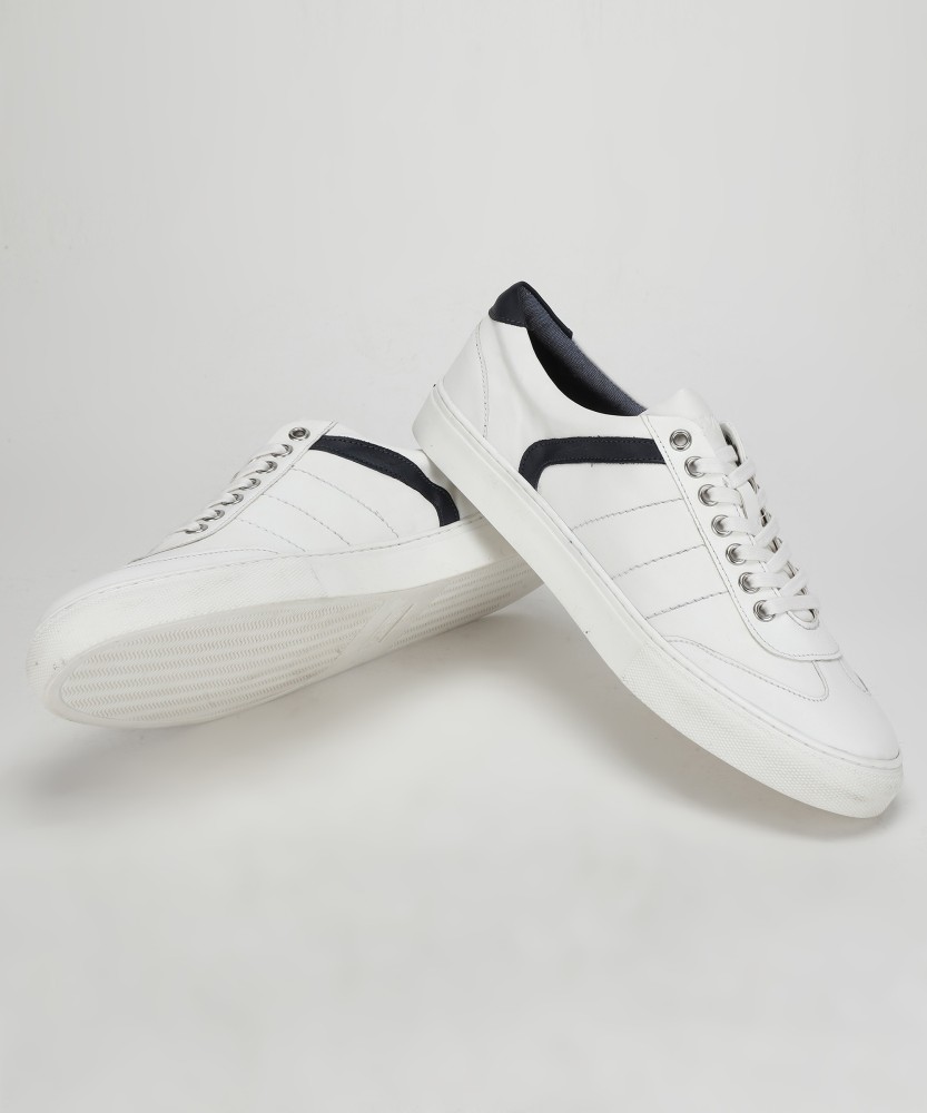 levi's indi exclusive sneakers for men