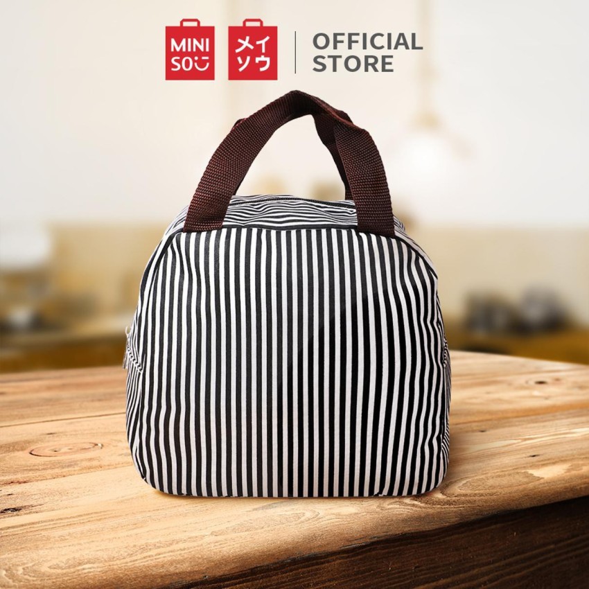 https://rukminim1.flixcart.com/image/850/1000/k7qinbk0/bag/z/2/g/stripe-pattern-lunch-bag-for-office-women-men-school-kids-original-imafpwpev7nvvcyr.jpeg?q=90