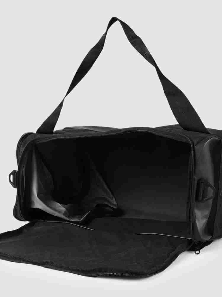 Nike Brasilia Training Duffel Bag, Versatile Bag with Padded Strap and Mesh  Exterior Pocket, Medium, Black/Black/White : : Sports & Outdoors