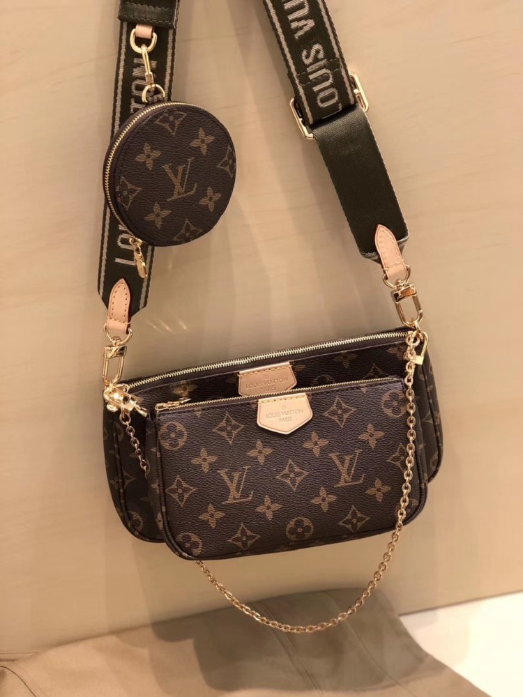 Multi pochette accessoires cloth handbag Louis Vuitton Black in