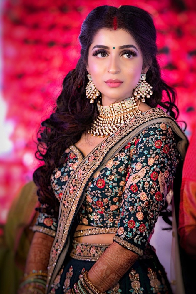 Bridal Hairstyle वधसठ 15 वडग हअरसटईल तयवर टरय कर ह  जवलर  Wedding Indian bridal hairstyle in Marathi