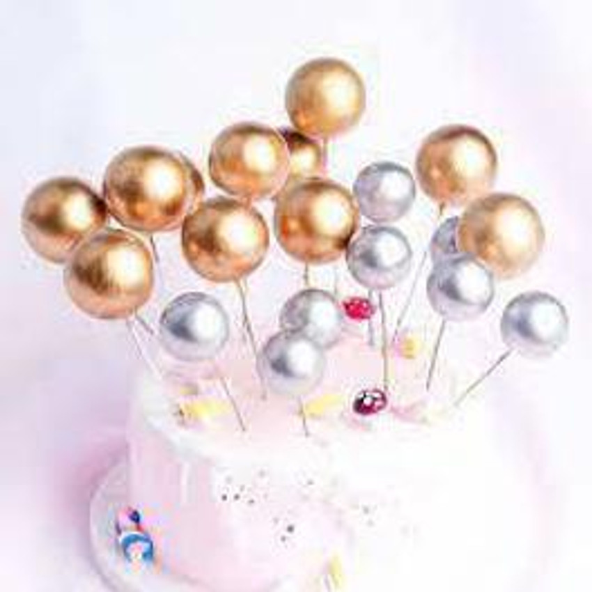 Top more than 73 silver ball cake decorations awesomeenglish.edu.vn
