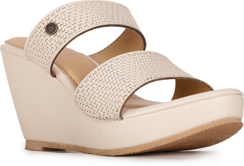 Bata 2024 beige sandals