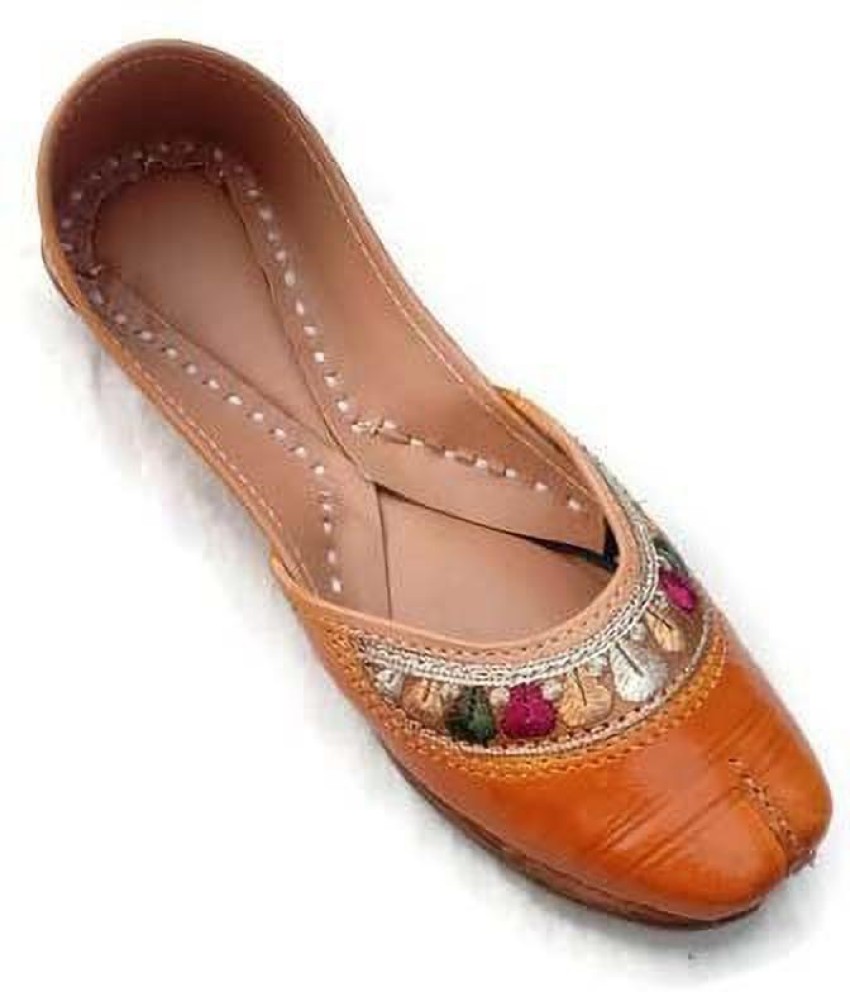 SABHARWAL Punjabi Jutti Slip On For Women - Buy SABHARWAL Punjabi ...