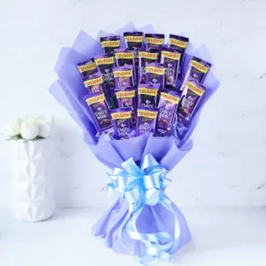 Via del Corso Classy Dairy Milk Chocolate Bouquet Paper Gift Box Price in  India - Buy Via del Corso Classy Dairy Milk Chocolate Bouquet Paper Gift Box  online at