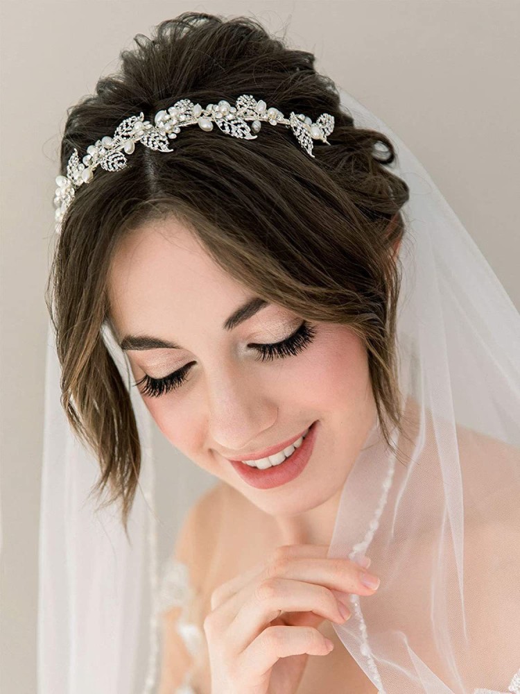 How to Wear a TiaraWedding Headdress  The Wedding Community