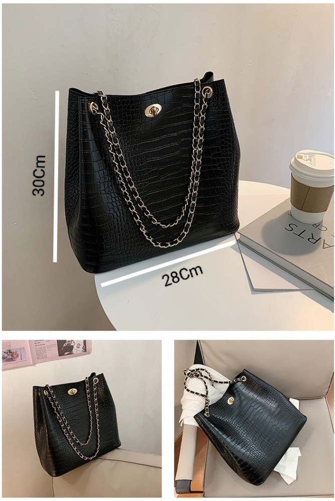Shop CHANEL TIMELESS CLASSICS Small Classic Handbag (A01113 Y01864 C3906)  by 紬tumugi