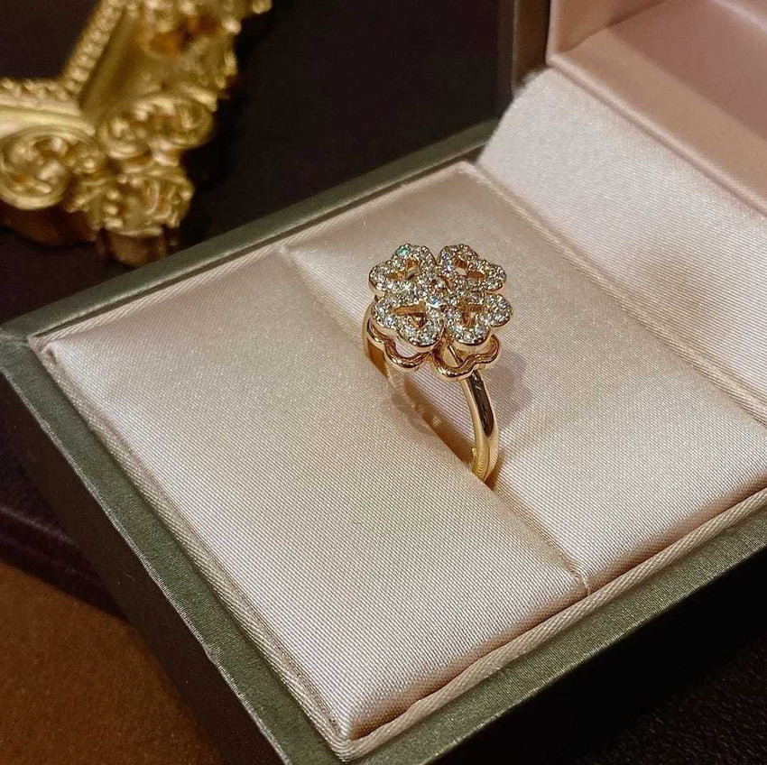 1/20 CT. Diamond Cursive 