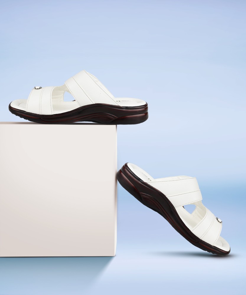 Share 157+ white sandals india super hot - vietkidsiq.edu.vn