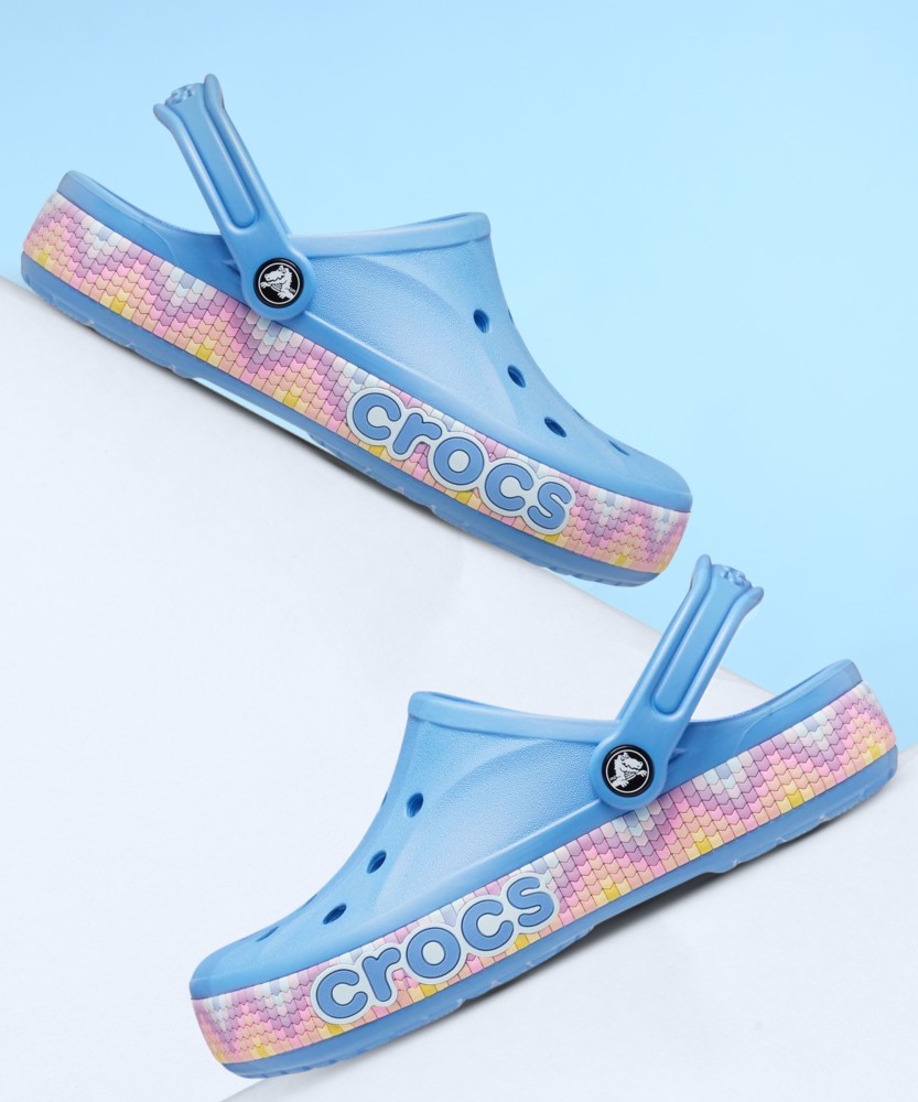 crocs for women flipkart