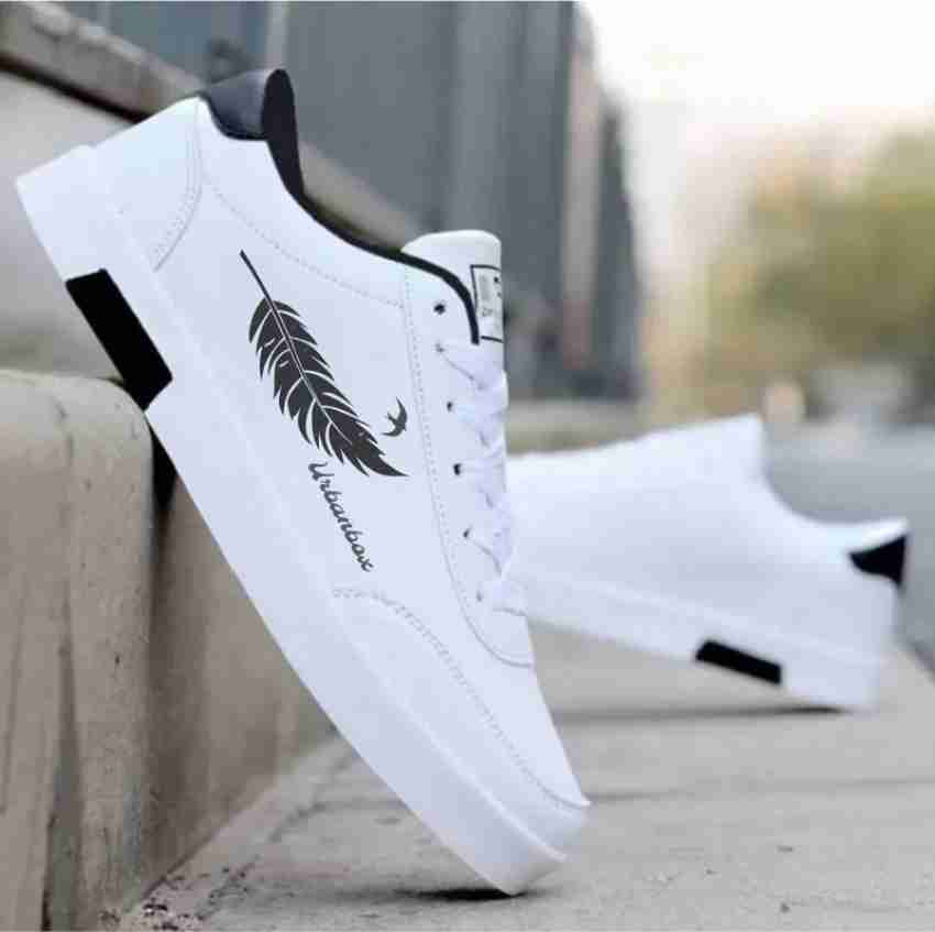 Men on sale trending sneakers