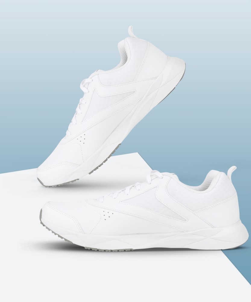 55% OFF on yeezy Running Shoes For Men(White) on Flipkart