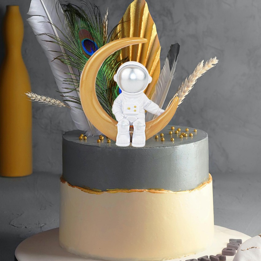 Cake statue hi-res stock photography and images - Alamy