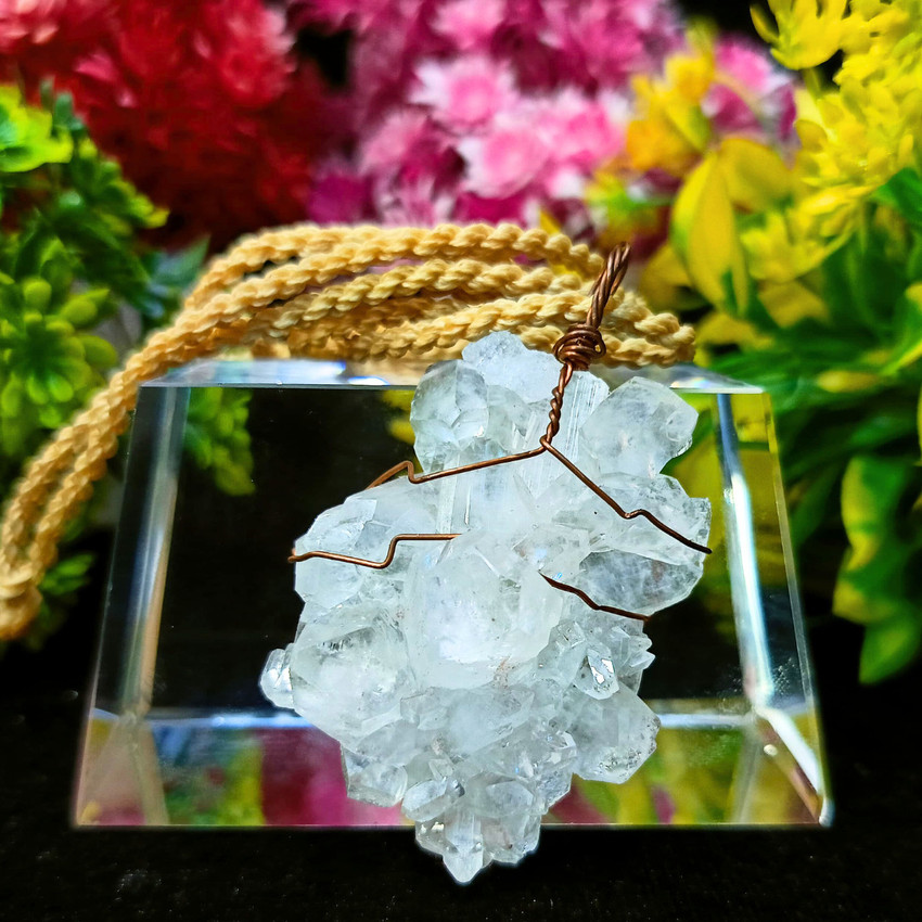 Apophyllite pendant clearance