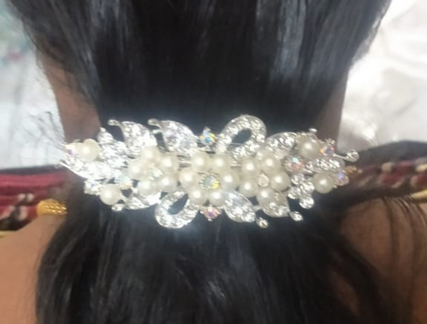 Grand Looking White Stone Clip For Girl And Women | Pack Of 1 | Hair Clip  Price in India - Buy Grand Looking White Stone Clip For Girl And Women |  Pack