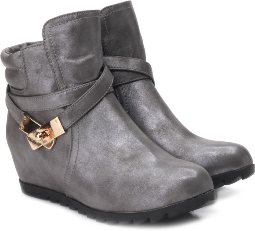 pavers grey boots