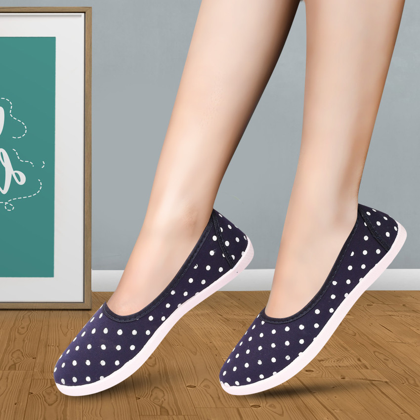 Cut shoes for girl store