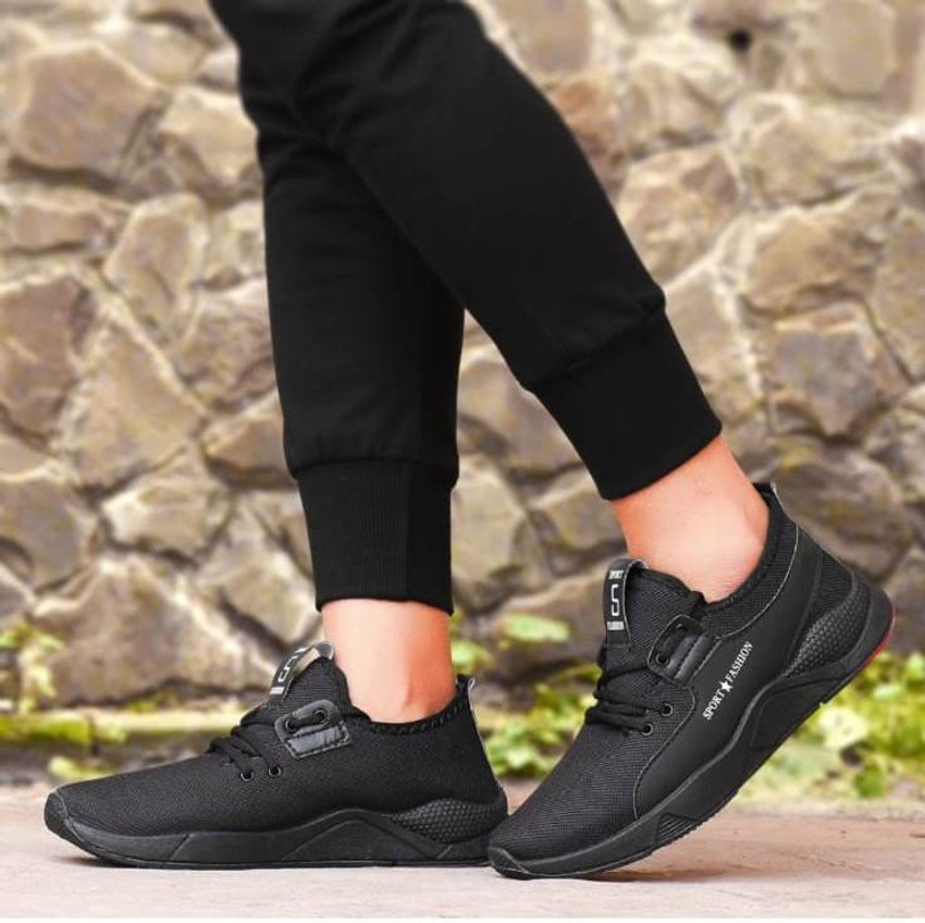 Stylish sports shoes for boys clearance