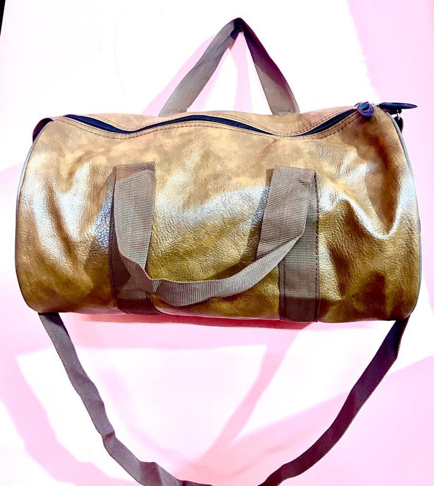 Details 170+ gold gym bag online india super hot kidsdream.edu.vn