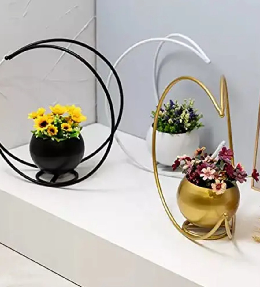 Modern Polished Black And Golden Metal Flower Vase For Home Decoration at  Best Price in Moradabad  Hadi Industries