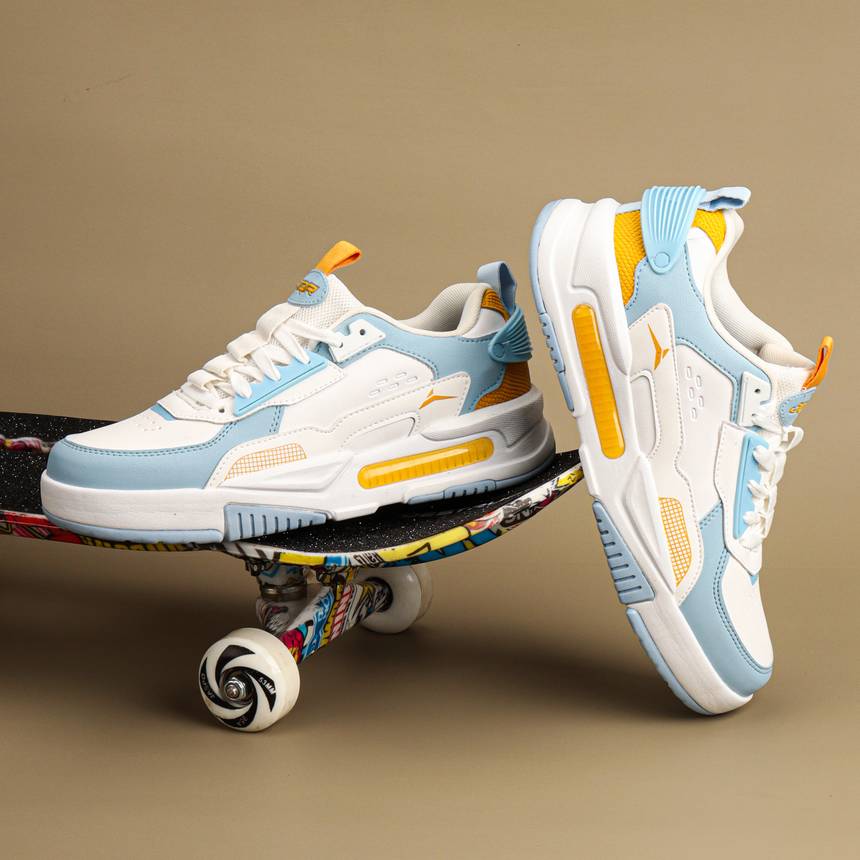Signature sports shoes top