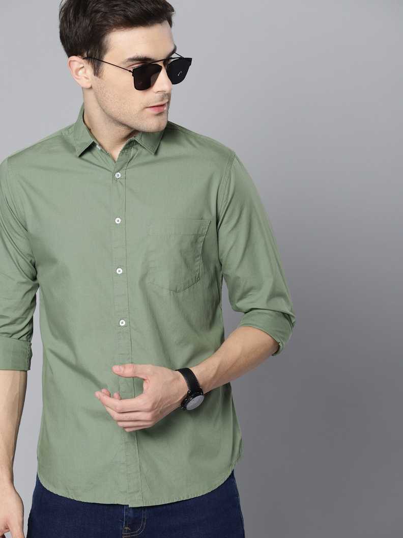 Men Slim Fit Solid Slim Collar Casual Shirt