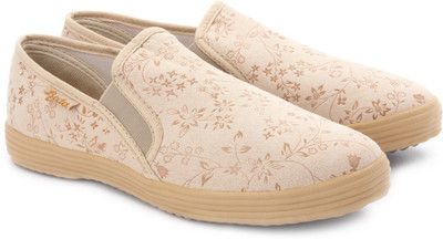 bata fitness shoes
